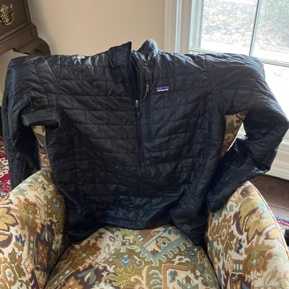 EUC Men’s L Patagonia Half Zip Nanopuff